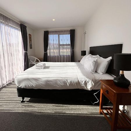 Neptune Holiday House Lake Tekapo Exterior foto